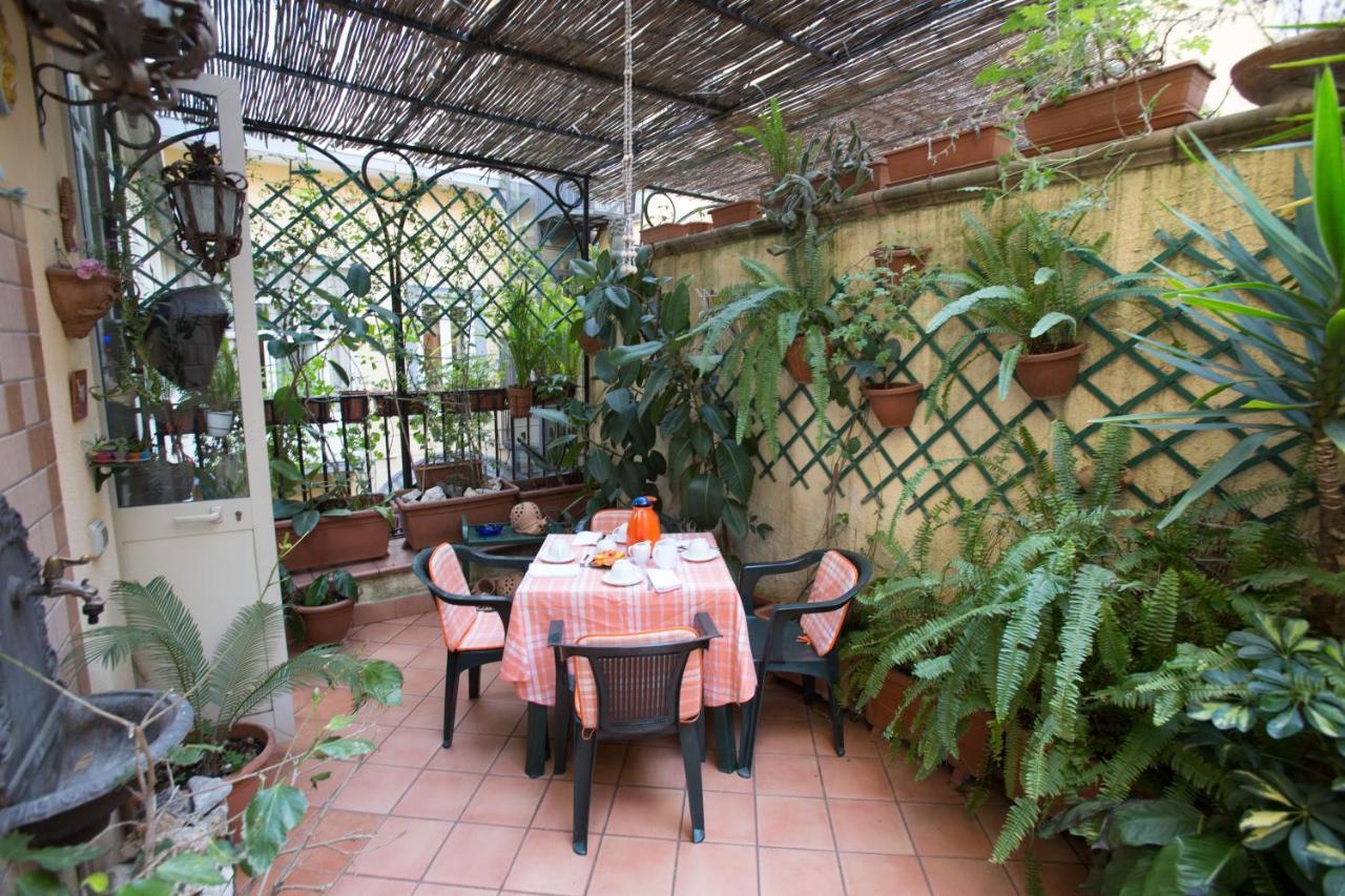 La Via Dei Presepi Bed & Breakfast Naples Exterior photo